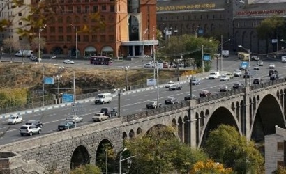 Արտակարգ դեպք Երևանում. Երևանի ճանապարհային ոստիկաններն ու ՊՊԾ գնդի ծառայողները կանխել են 48-ամյա ճապոնացու ինքնասպանության փորձը