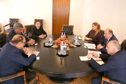ՀՀ տնտեսական զարգացման և ներդրումների նախարարն ու Հնդկաստանի դեսպանը քննարկել են հայ-հնդկական տնտեսական համագործակցությանն առնչվող հարցեր