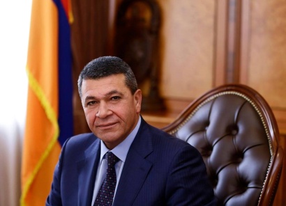 Շնորհավորում եմ բոլոր կանանց, խաղաղություն, ապահովություն, բարօրություն` բոլորիդ ընտանիքներին, երջանկություն ձեզ, սիրելինե՛ր, Աստված ձեզ պահապան. Վլադիմիր Գասպարյան