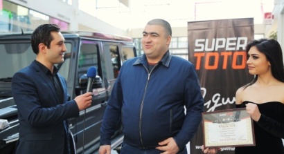 Աչքերը փակ G դասի Մերսեդես շահեց