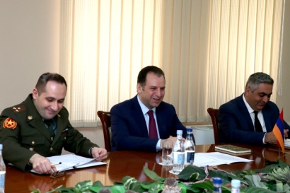 ՀՀ պաշտպանության նախարար Վիգեն Սարգսյանն ընդունել է Եվրոպայի խորհրդի մարդու իրավունքների քաղաքականության և համագործակցության դեպարտամենտի ղեկավարին. ՖՈՏՈՌԵՊՈՐՏԱԺ