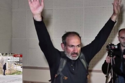 Փաշինյանի կողմնակիցները երթ էին կազմակերպել և ներխուժեցին «Հանրային ռադիո»- ի շենք. Արմենպրես