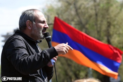 Փաշինյանն ասաց, որ մտադիր են ճեղքել ոստիկանական շղթան եւ հասնել ԱԺ, արտագնա նիստի դեպքում մայրաքաղաքը «վերցնել». Aravot.am