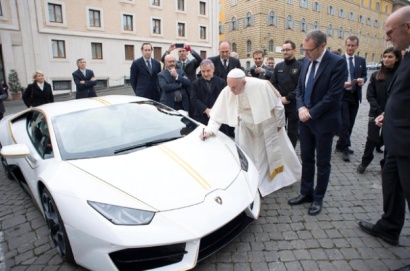 Մոնակոյում վաճառվել է Հռոմի պապի ճերմակ Lamborghini-ն
