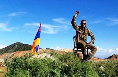 Սյունիքի մարզում 31-ամյա քաղաքացին հացադուլ է հայտարարել Սուրբ Ամենափրկիչ եկեղեցու բակում, քանի որ պղնձամոլիբդենային կոմբինատի բաց հանքի ընդլայնման հետեւանքով եկեղեցին վաղ թե ուշ կփլվի. ՖՈՏՈՌԵՊՈՐՏԱԺ