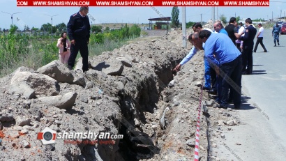 Առանձնակի դաժանությամբ սպանություն՝ Երևանում. Սիլիկյան փողոցի գերեզմանների հարևանությամբ՝ փոսի մեջ, հայտնաբերվել է կապված ու այրված անհայտ սեռի դի. ժամանել են Երևանի ոստիկանապետը, տարածքի դատախազը, քննչականի պետը. ՖՈՏՈՌԵՊՈՐՏԱԺ, ՏԵՍԱՆՅՈՒԹ