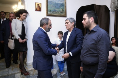 Վարչապետ Նիկոլ Փաշինյանը մասնակցել է Գրետա Սարգսյանի հոգեհանգստի արարողությանը. ՖՈՏՈՇԱՐՔ