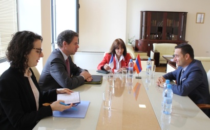 Սփյուռքի նախարարն ընդունել է ՀՀ-ում Ֆրանսիայի Հանրապետության արտակարգ և լիազոր դեսպան Ժոնաթան Լաքոտին