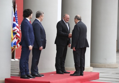 Նախագահ Սարգսյանը ներկա է գտնվել Վրաստանի Առաջին Ժողովրդավարական Հանրապետության 100-ամյակին նվիրված տոնակատարություններին. ՖՈՏՈՌԵՊՈՐՏԱԺ