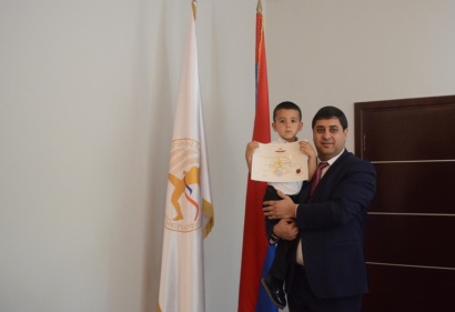 ՀՀ սպորտի և երիտասարդության հարցերի նախարարն ընդունել է մարտական կարատեի ազգային ֆեդերացիայի 4-ամյա ռեկորդակիր Ալեքսան Խաչատրյանին