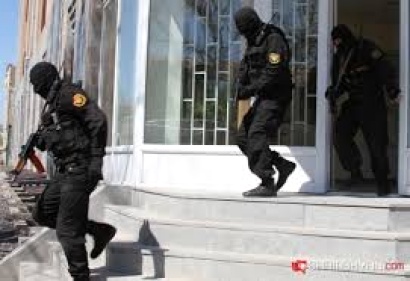 Ոստիկանության 6-րդ գլխավոր վարչության մեծ թվով աշխատակիցներ շրջափակել են արագաչափեր և տեսախցիկներ տեղադրող «Սեքյուրիթի Դրիմ» ընկերության շենքը