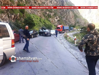 Լարսի անցակետում լարված իրավիճակը շարունակվում է. Հայաստանի քաղաքացիների ավտոշարասյունն հասնում է 40 կմ-ի. ՖՈՏՈՌԵՊՈՐՏԱԺ, ՏԵՍԱՆՅՈՒԹ
