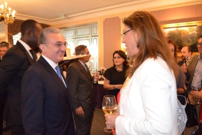 Զոհրաբ Մնացականյանը հանդիպել է Շվեյցարիայի հայ համայնքի ներկայացուցիչների հետ. ՏԵՍԱՆՅՈՒԹ