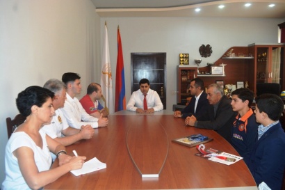 ՀՀ սպորտի և երիտասարդության հարցերի նախարարն ընդունել է Հայաստանի դենտո ֆուդոկան կարատեի ֆեդերացիայի մարզիկներին