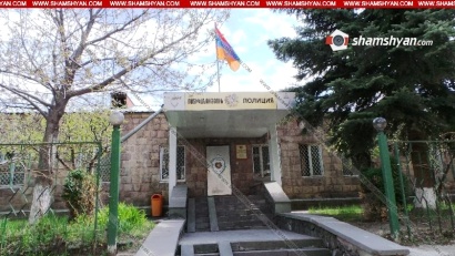 Արտակարգ դեպք Կոտայքի մարզում. տղամարդը բարձրացել է ոստիկանության Չարենցավանի բաժնի տարածքում գտնվող ընկուզենու վրա և սպառնում է ցած նետվել