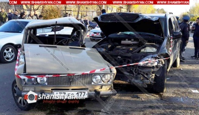 Խոշոր ավտովթար Շիրակի մարզում. Գյումրիում՝ 8-րդ զինվորական թաղամասում, բախվել են Mercedes ML-ն ու 06-ը. բժիշկները պայքարում են վիրավոր պապիկի և նրա 2,5 տարեկան թոռան կյանքի համար. ՖՈՏՈՌԵՊՈՐՏԱԺ, ՏԵՍԱՆՅՈՒԹ