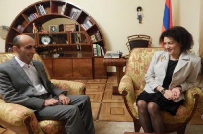 Արցախի ՄԻՊ-ն ու Աննա Հակոբյանը քննարկել են մարդասիրական խնդիրներին առնչվող ծրագրեր