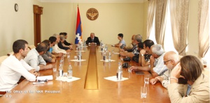 Բակո Սահակյանն ընդունել է «Հակոբ Գյուրջյան» քանդակագործության միջազգային 3-րդ սիմպոզիումի մասնակիցներին