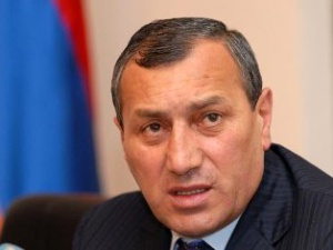 Եթե պետք լինի, որդիս էլ, ես էլ, ամուսինս էլ կգնանք պատերազմ. իմ որդին երկու անգամ առավել նամուս, թասիբ ունի, քան մնացած քաղաքացիները. Լորետա Բարսեղյանի արձագանքը՝ որդու եւ ամուսնու հասցեին հնչող մեղադրանքներին