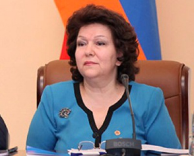 Նախագահի հրամանագրով Հերմինե Նաղդալյանը պարգևատրվել է «Հայրենիքին մատուցած ծառայությունների համար» 1-ին աստիճանի մեդալով