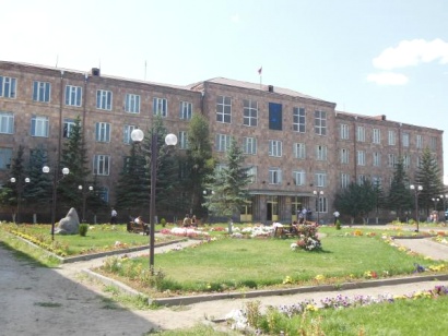 Արտակարգ դեպք Մարտունիում. «Բալտի» մականվամբ 90-ամյա ծերունին հայտարարում է, որ Մարտունու քաղաքապետարանում փաստաբաններն իրեն ծեծի են ենթարկել