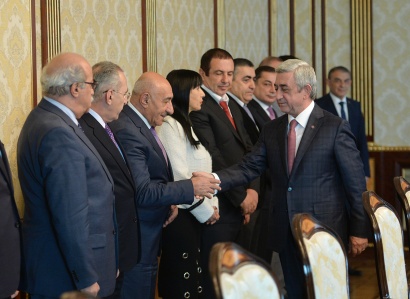 Ակնհայտ է, որ խորհրդարանի աշխատանքի որակի աճ ենք արձանագրել. Սերժ Սարգսյանը հանդիպում է ունեցել ԱԺ ղեկավար կազմի հետ. ՖՈՏՈՌԵՊՈՐՏԱԺ