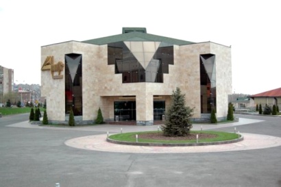 27-ամյա կինը դիմել է ոստիկաններին և հայտնել. Երևանի «Հարսնաքար» ռեստորանային համալիրի տարածքում փորձել են իրեն բռնաբարել