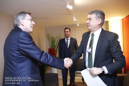 Վարչապետը Դավոսում հանդիպումներ է ունեցել միջազգային խոշոր ընկերությունների ղեկավարների հետ. ՖՈՏՈՌԵՊՈՐՏԱԺ