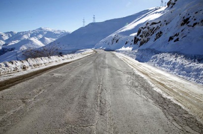 ՀՀ տարածքում ավտոճանապարհները հիմնականում անցանելի են. տեղ-տեղ առկա է մերկասառույց