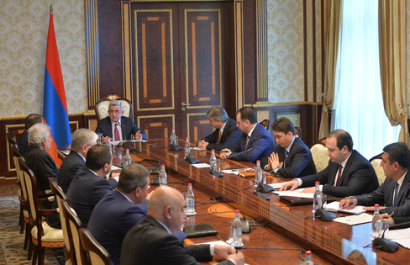 Մենք փոքր պետություն ենք, չունենք ոչ հզոր ռազմական, ոչ տնտեսական ներուժ, բայց մենք անկախ պետություն ենք. Նախագահ Սերժ Սարգսյանը հրավիրել է Ազգային անվտանգության խորհրդի նիստ