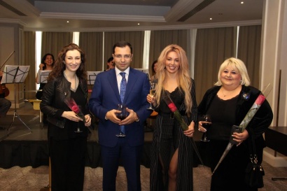 Դարեր ի վեր անգնահատելի է եղել հայ կնոջ դերը մեր կյանքում. Կենտրոն վարչական շրջանի ղեկավար Արա Սադոյանը շնորհավորել է կանանց Մարտի 8-ի առթիվ. ՖՈՏՈՌԵՊՈՐՏԱԺ