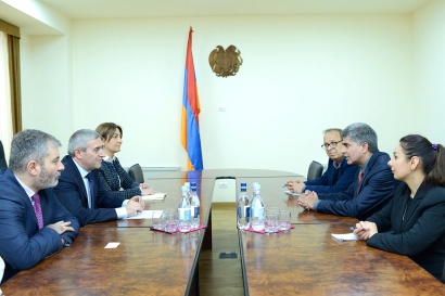 Տրանսպորտի նախարարն ընդունել է Հայաստանում Հնդկաստանի արտակարգ և լիազոր դեսպանին