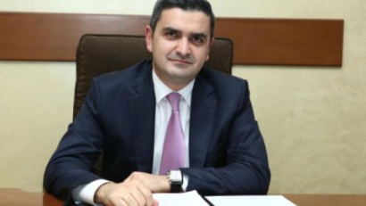 Ջրային պետական կոմիտեի նախագահը ավելի շատ «ջուր է ծեծում», քան «ժողովրդի մատից փուշ է հանում». բնակիչներն ասում էին. «Միայն իր երկիրը չսիրողը նման կերպ կվարվեր». ՖՈՏՈՌԵՊՈՐՏԱԺ, ՏԵՍԱՆՅՈՒԹ