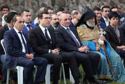 Հայկական եկեղեցին իր ավանդական գորգերով. նախաձեռնությունը շուտով գորգով կապահովի Շուշիի եկեղեցիները