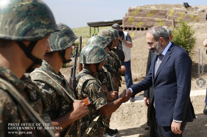 Քննարկվել են հայկական երկու հանրապետությունների ռազմական համագործակցության օրակարգային թեմաներ. ՖՈՏՈՌԵՊՈՐՏԱԺ