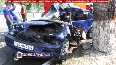 «Կասկադյորական» վթար Երևանում. BMW-ն «փաթաթվել է» հաստաբուն ծառին. վարորդին ավտոմեքենայից դուրս են բերել փրկարարները՝ օգտագործելով հատուկ տեխնիկա. բժիշկները պայքարում են նրա կյանքի համար. ՖՈՏՈՌԵՊՈՐՏԱԺ, ՏԵՍԱՆՅՈՒԹ