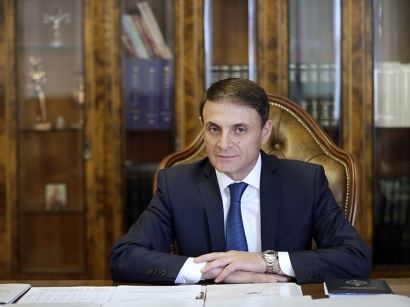 Կոչ ենք անում իրավապահ մարմնիններին այս գործով իրականացնել բազմակողմանի, լրիվ և օբյեկտիվ քննություն, պարզելու իրականությունը, որը որևէ աղերս չունի ներկայացված փաստական հանգամանքների հետ