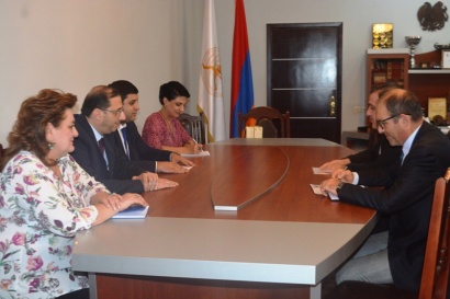 ՀՀ սպորտի և երիտասարդության հարցերի նախարար Լևոն Վահրադյանն ընդունել է Հայաստանում Վրաստանի արտակարգ և լիազոր դեսպան Գիորգի Սագանելիձեին