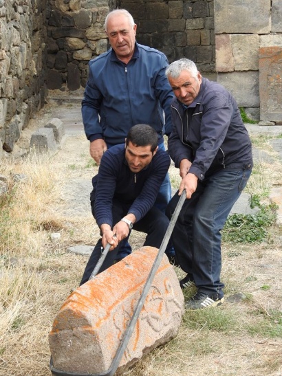 Դասակարգվել են Որոտնավանքի տարածքում գտնվող խաչքարերը, տապանաքարերը, հուշարձանի բեկորները. ՖՈՏՈՌԵՊՈՐՏԱԺ