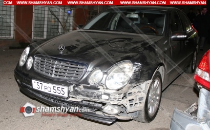 Երևանում Mercedes-ի վարորդը վրաերթի է ենթարկել 4 երեխայի ու բախվել կայանված 2 մեքենայի. երեխաների կյանքին վտանգ չի սպառնում. ՖՈՏՈՌԵՊՈՐՏԱԺ, ՏԵՍԱՆՅՈՒԹ