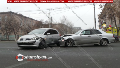Ավտովթար Երևանում. Բագրատունյաց պողոտայում բախվել են Mercedes-ն ու Nissan Tiida-ն. ՖՈՏՈՌԵՊՈՐՏԱԺ, ՏԵՍԱՆՅՈՒԹ