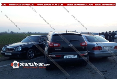 Արմավիրի մարզում բախվել են 2 Mercedes-ն ու Kia-ն. կան վիրավորներ. ըստ նախնական տեղեկությունների Kia-ն դուրս է եկել հանդիպակած երթևեկելի գոտի. ՖՈՏՈՌԵՊՈՐՏԱԺ