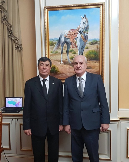 Թուրքմենստանում ՀՀ դեսպան Գառնիկ Բադալյանը հանդիպել է Աշխաբադի քաղաքապետ Շահմուհամմեդ Դուրդիլիևի հետ