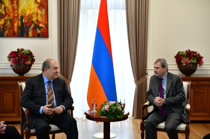 «Ակնկալում ենք սերտ համագործակցություն մեր գործընկերների հետ». նախագահն ընդունել է Յոհաննես Հանի գլխավորած պատվիրակությանը. ՖՈՏՈՌԵՊՈՐՏԱԺ