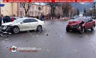 Ավտովթար Լոռու մարզում. Վանաձորում բախվել են Toyota-ն ու Mercedes-ը. կա վիրավոր. ՖՈՏՈՌԵՊՈՐՏԱԺ, ՏԵՍԱՆՅՈՒԹ