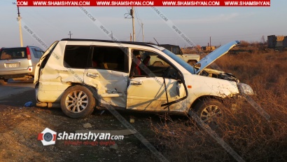 Ավտովթար Արարատի մարզում. բախվել են Mercedes-ն ու Nissan X-Trail-ը. վերջինն էլ հայտնվել է դաշտում. վարորդները տեղափոխվել են հիվանդանոց. ՖՈՏՈՌԵՊՈՐՏԱԺ, ՏԵՍԱՆՅՈՒԹ