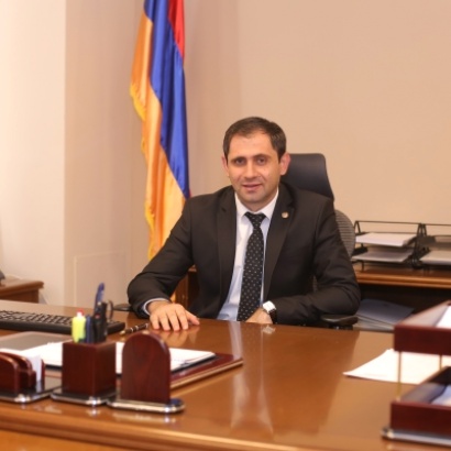 Արտակարգ դեպք Երևանում. «հեռախոսային ահաբեկիչը» մի քանի օր է՝ դիվադադար է անում տարածքային կառավարման և զարգացման նախարարին ու աշխատակիցներին՝ սպառնալով, որ նրանց սպանելու է