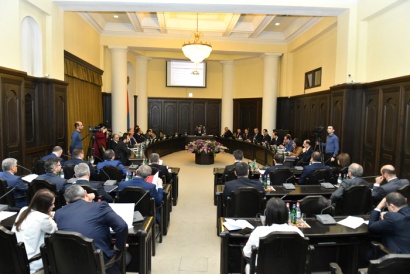 Պաշտոնյան նաև «փիառշիկ» է. նորանշանակ պաշտոնյաների առջև պայման են դնում. «168 ժամ»