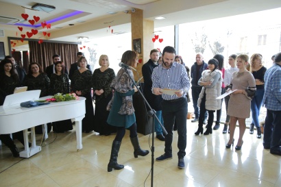 «Ո՞վ է երրորդը» գիրքը գրեթե սպառվել է մեկ օրում. հետաձգվել են Գյումրիի և Երևանի շնորհանդեսները