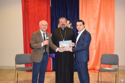 ԱՄՆ-ում գտնվող ՀՀ ԱԺ գիտության, կրթության, մշակույթի, սփյուռքի, երիտասարդության և սպորտի հարցերի մշտական հանձնաժողովի նախագահ Մխիթար Հայրապետյանը հանդիպել է Լաս Վեգասի հայ համայնքի ներկայացուցիչների հետ